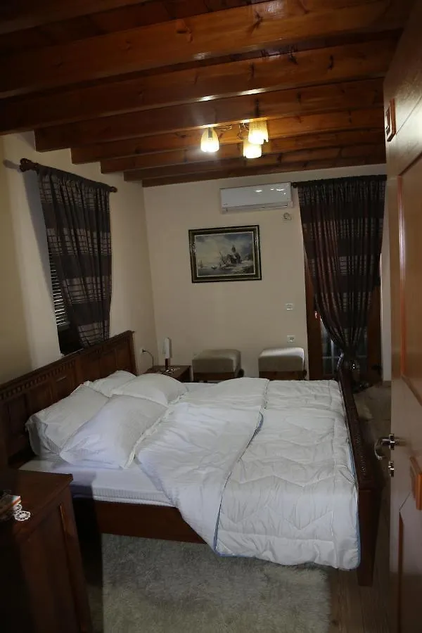 Hotel Vila Alket Korce Albania