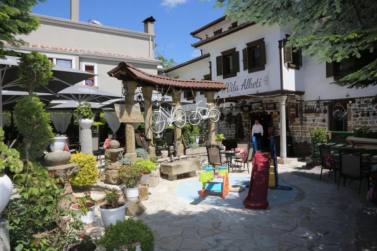 Vila Alket Korce